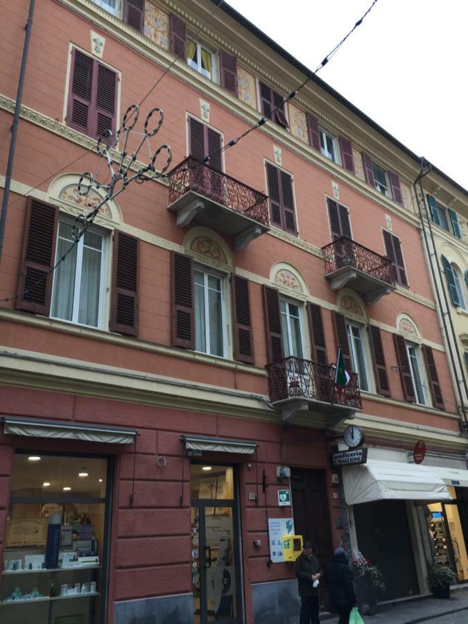 Ferienwohnung Residenza D'Aste Albenga Exterior foto